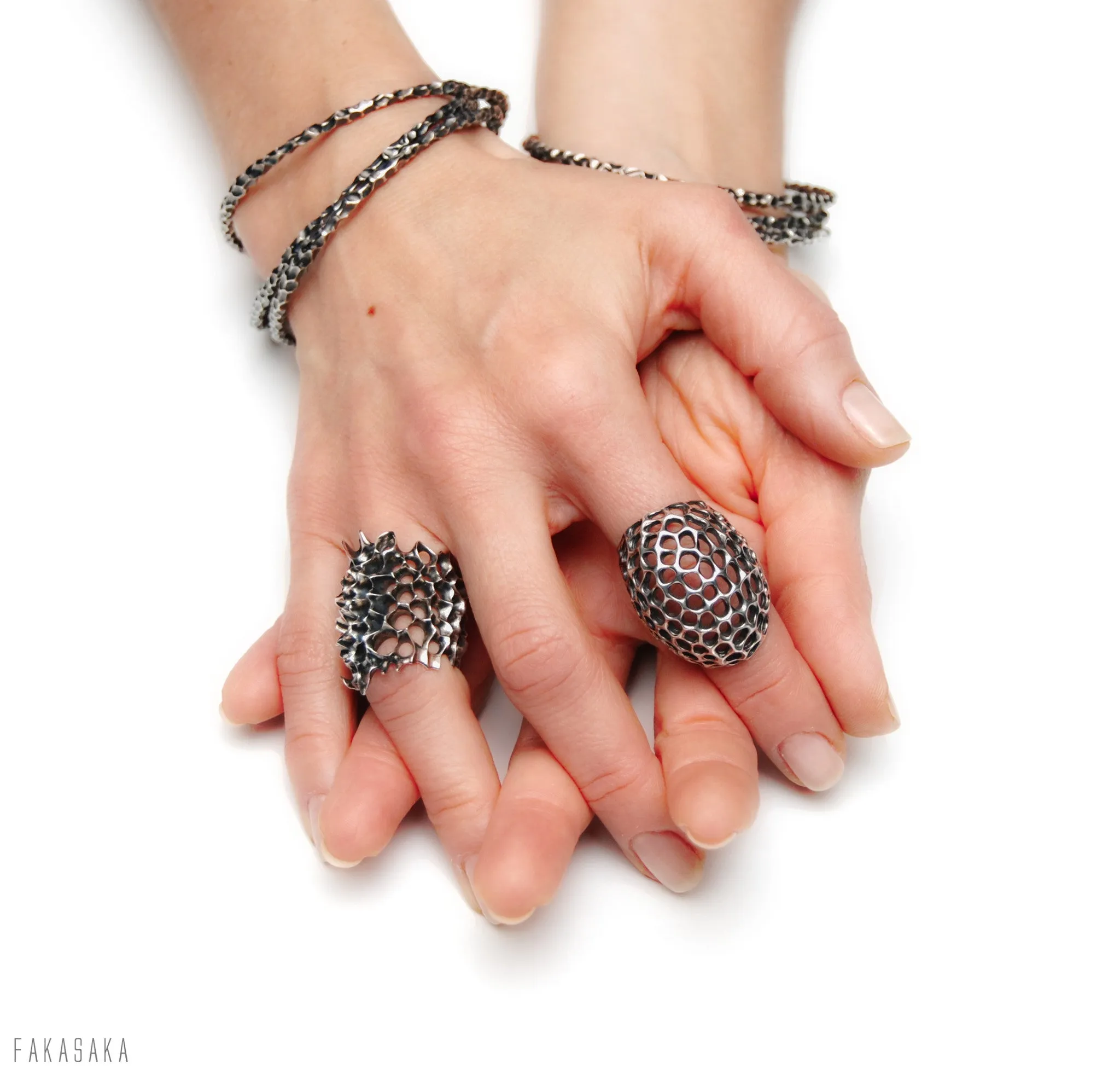 03028 bangle