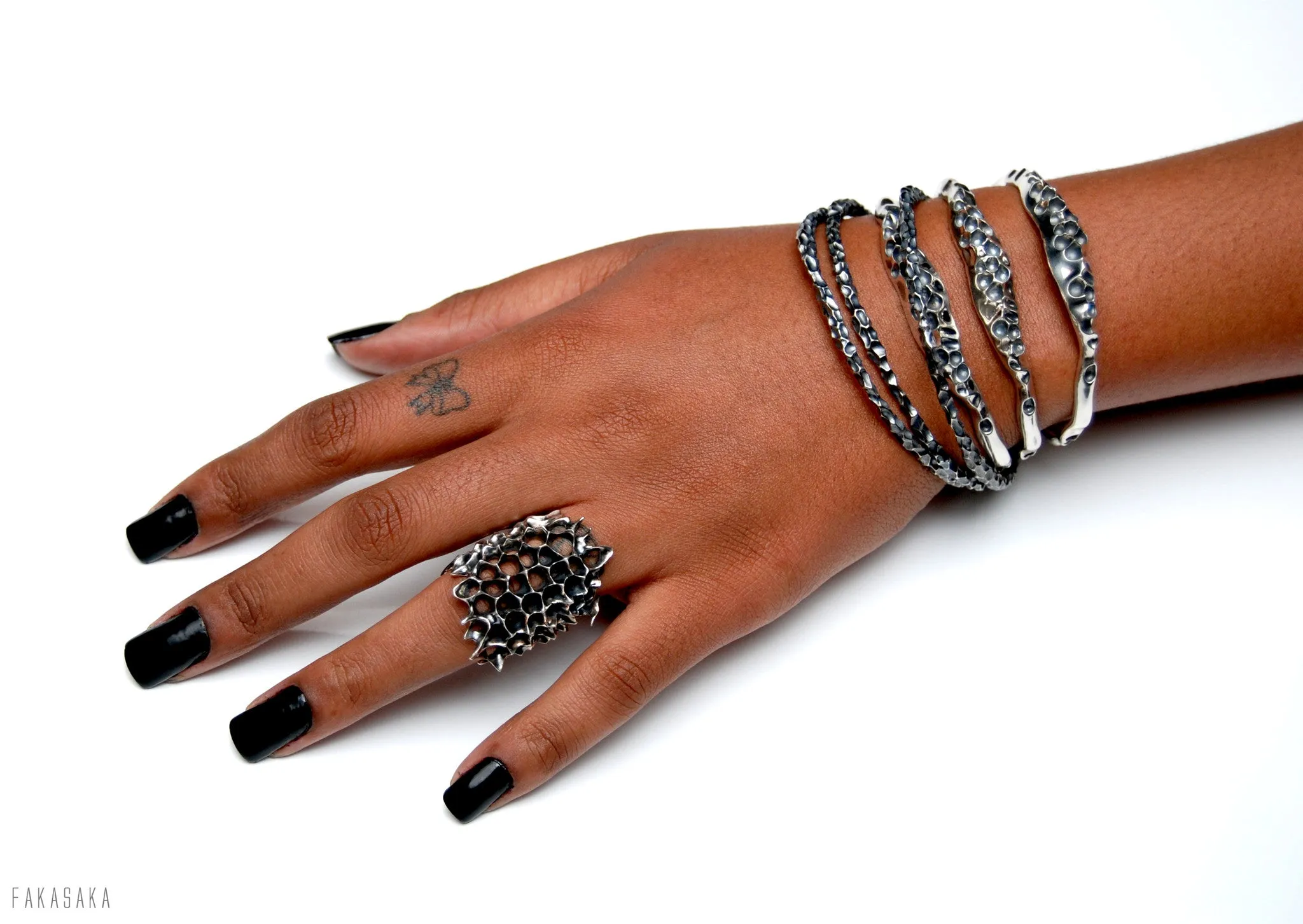 03028 bangle