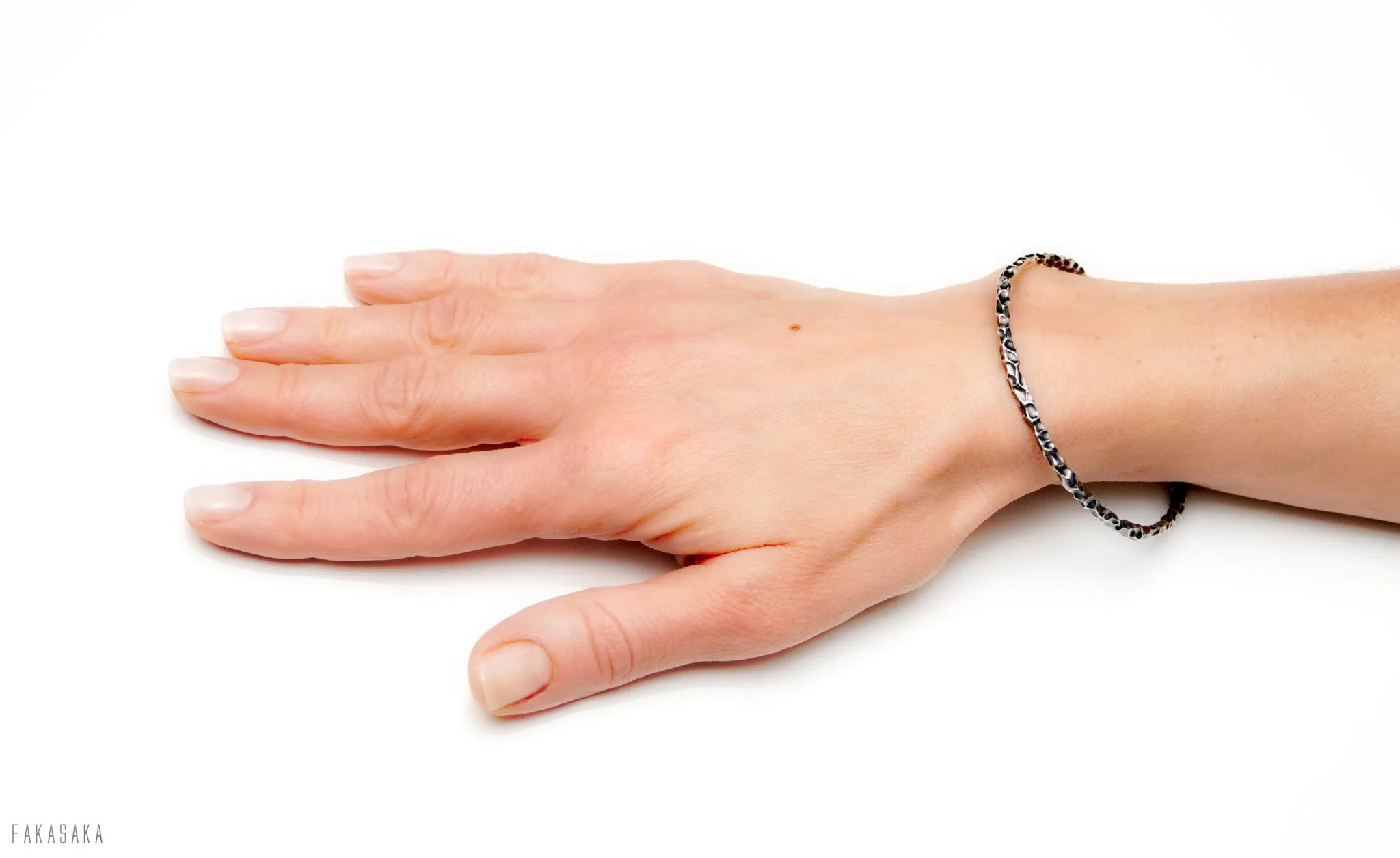 03028 bangle