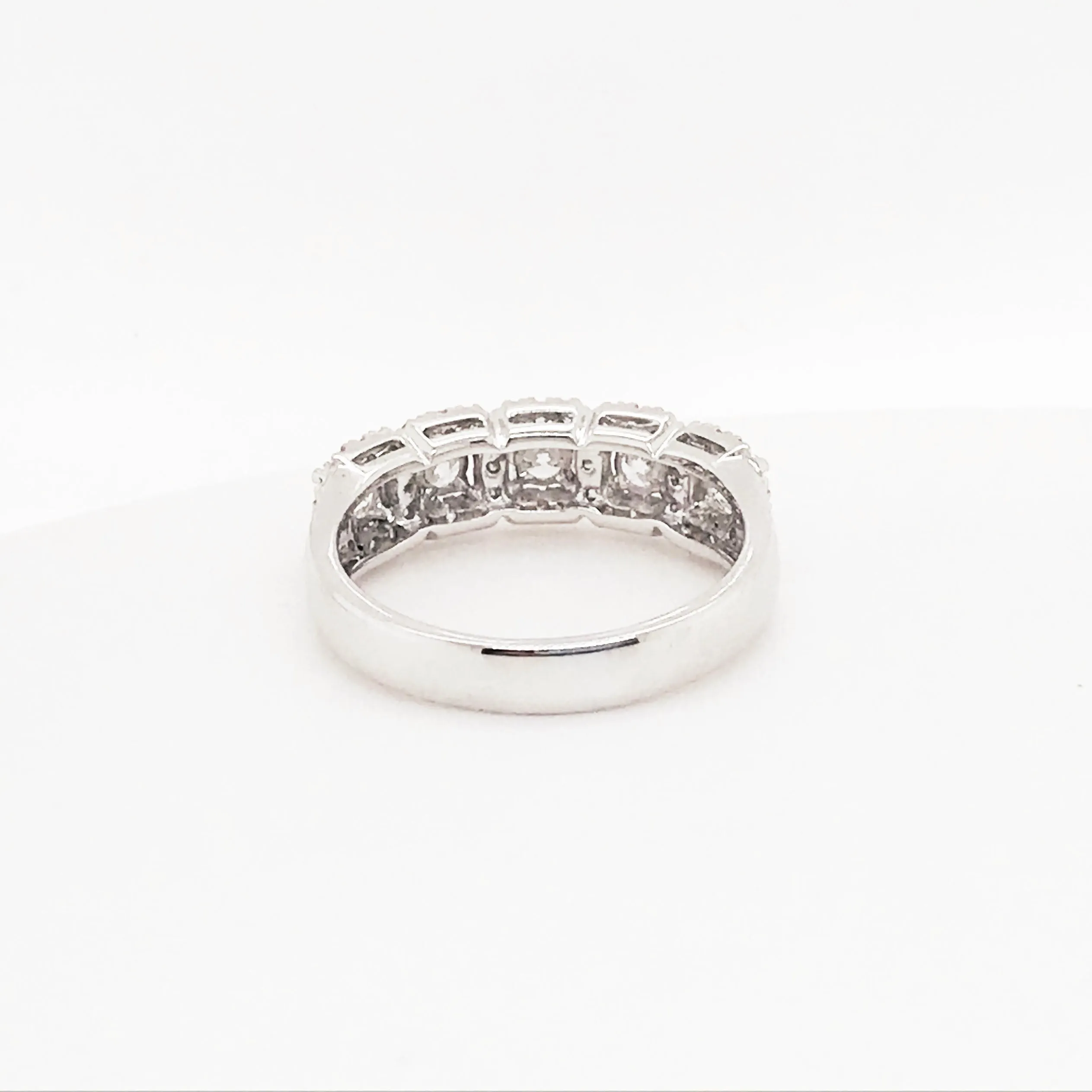 Five Diamond Halo Anniversary Band