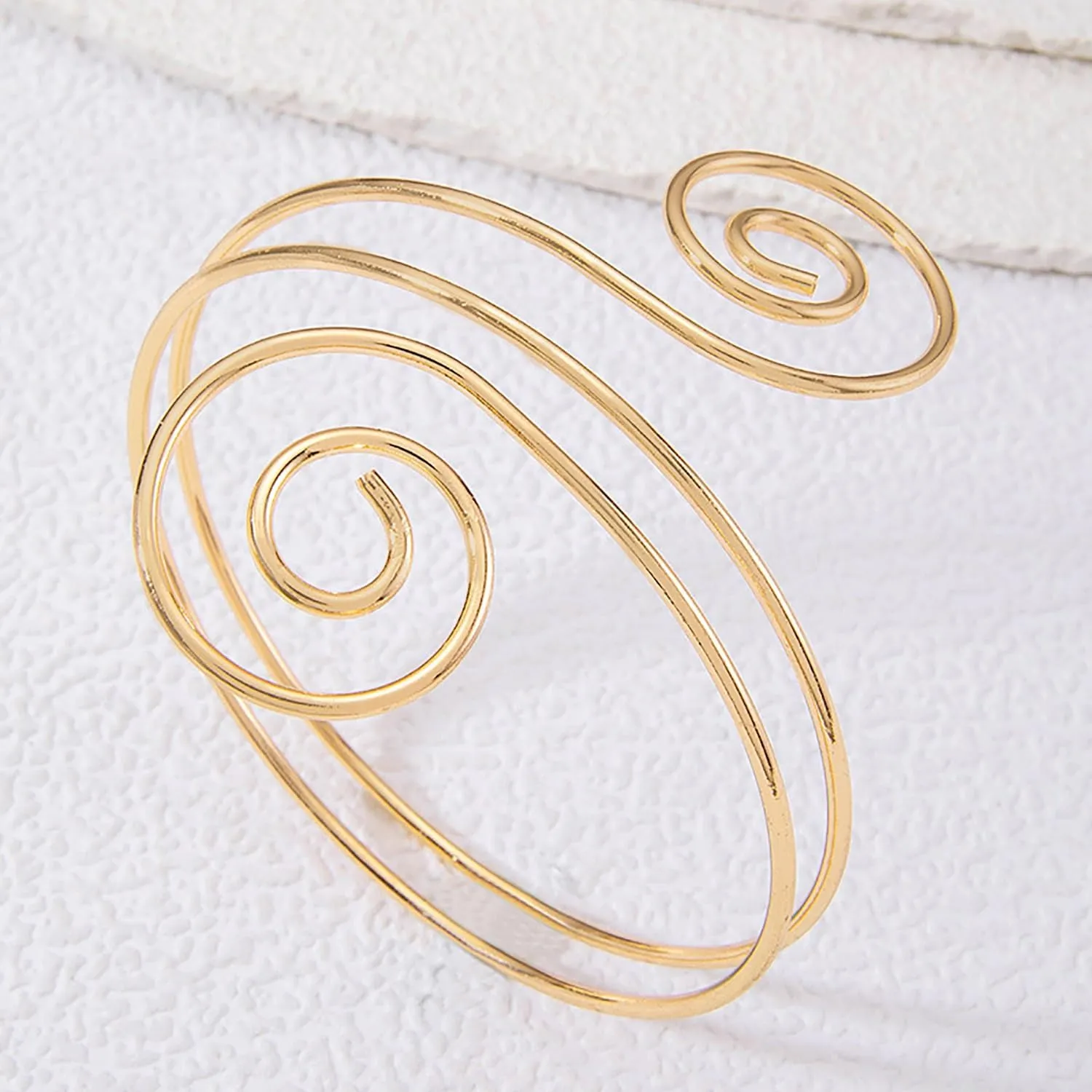 RIOSO 2 Pieces Gold Arm Cuff Upper Arm Band Cuff Bracelets Adjustable Bangle Armband for Women Arm Accessories Jewelry