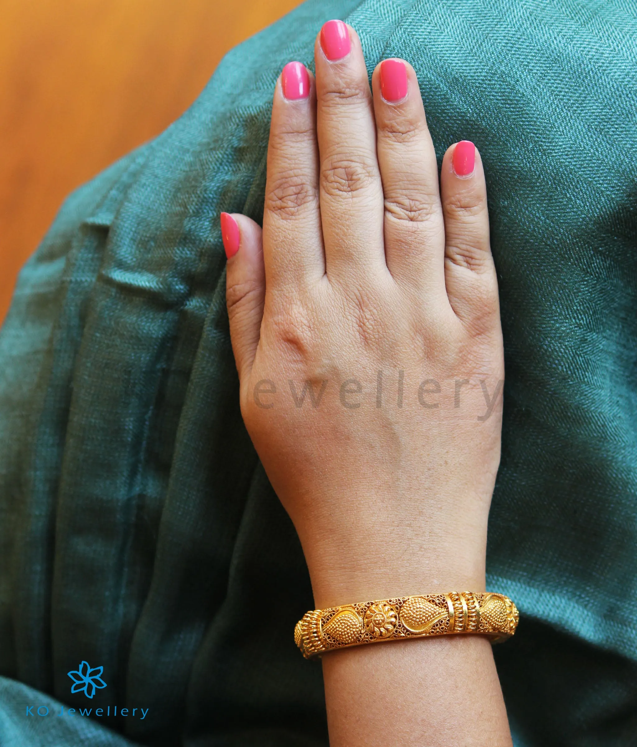 The Alvira Silver Filigree Bangle(Size 2.4)